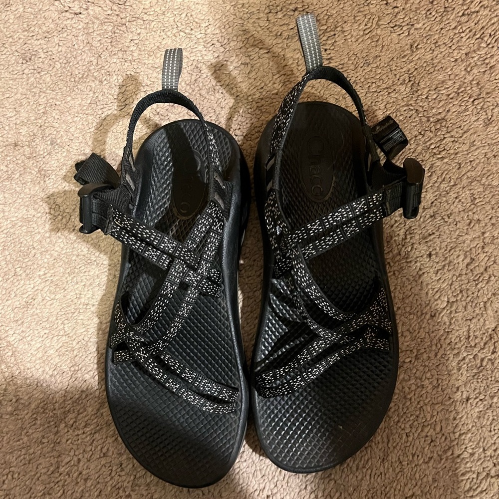 Size 6 Black & White Adjustable Chaco EcoTread Hugs and Kisses Sandal